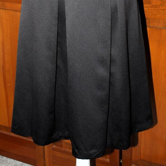Dress, black strapless, side zip, White House Black Market, size 6 - Picture 2 of 7